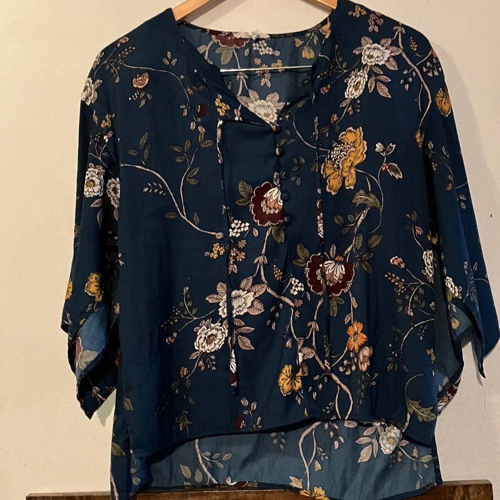 Boutique blouse size large